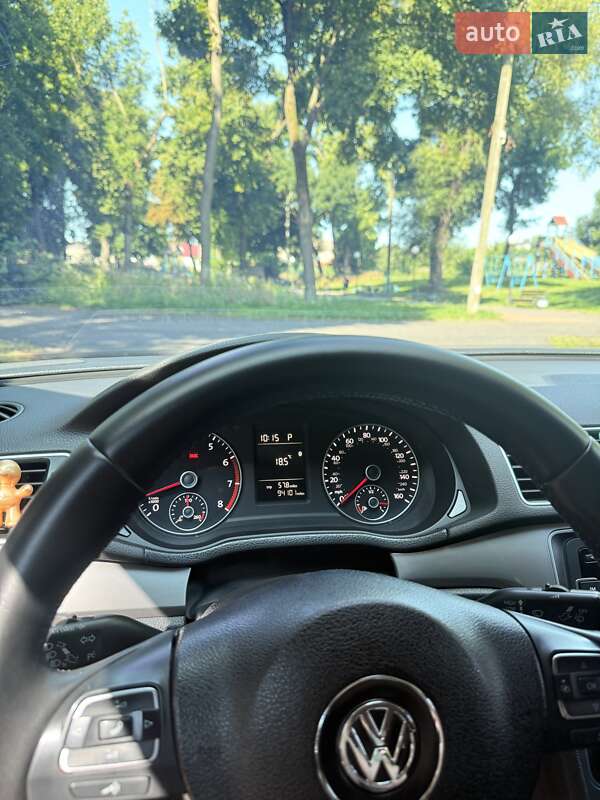 Седан Volkswagen Passat 2013 в Глухове