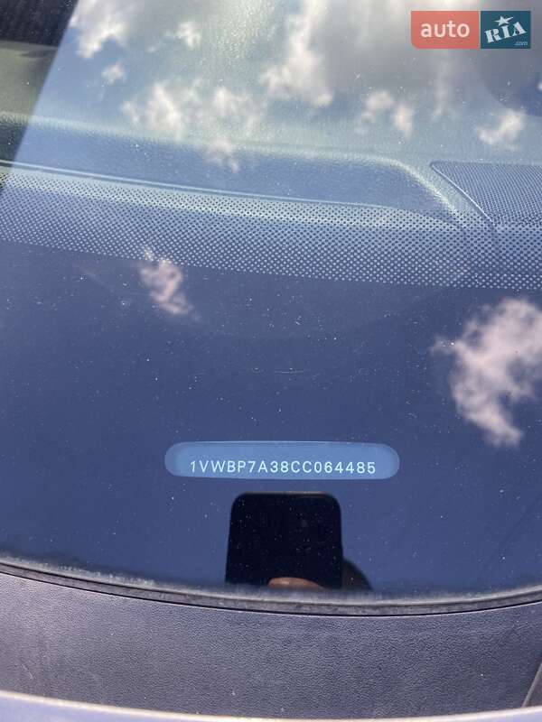 Седан Volkswagen Passat 2012 в Киеве