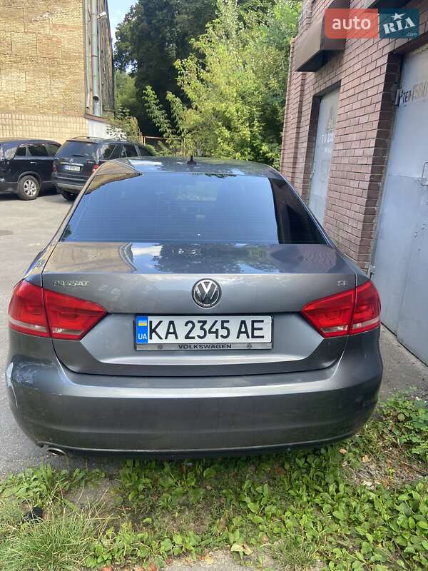 Седан Volkswagen Passat 2012 в Киеве
