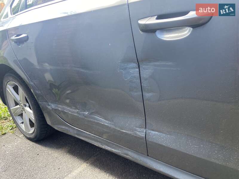 Седан Volkswagen Passat 2012 в Киеве