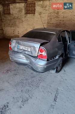 Седан Volkswagen Passat 2004 в Апостоловому