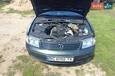 Седан Volkswagen Passat 1997 в Мостиській