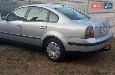 Седан Volkswagen Passat 2004 в Ровно