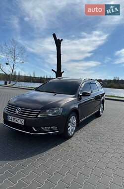 Універсал Volkswagen Passat 2013 в Василькові