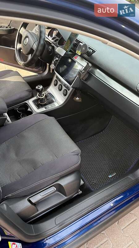 Седан Volkswagen Passat 2006 в Житомирі