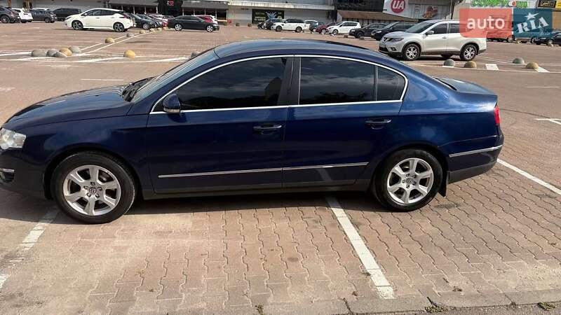 Седан Volkswagen Passat 2006 в Житомирі