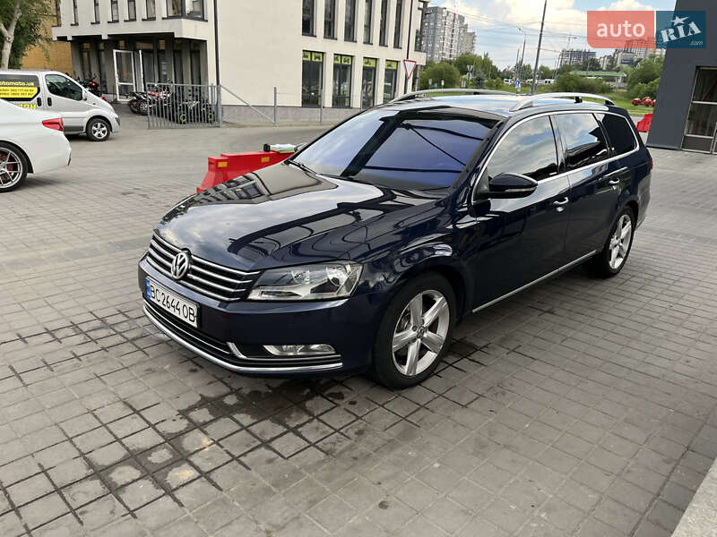 Універсал Volkswagen Passat 2012 в Львові
