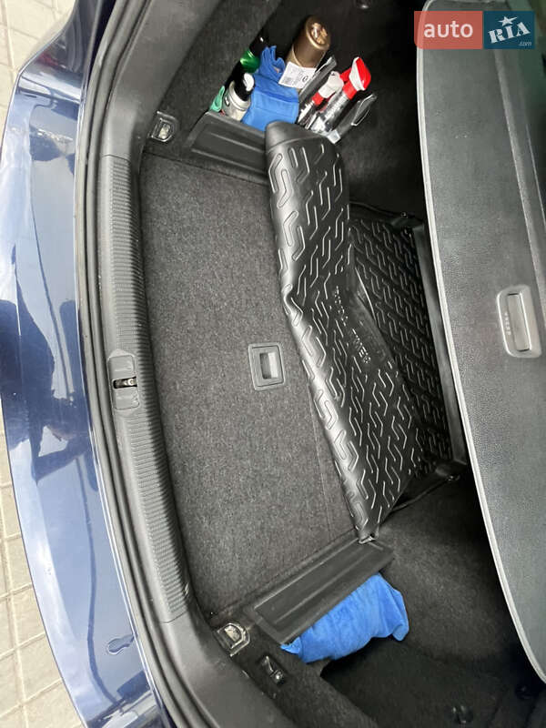 Універсал Volkswagen Passat 2012 в Львові