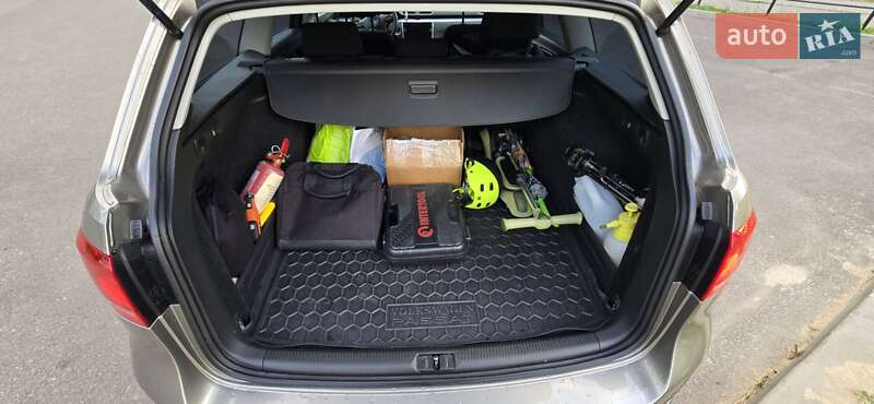 Универсал Volkswagen Passat 2013 в Киеве