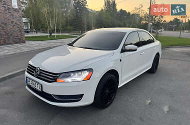 Седан Volkswagen Passat 2014 в Дніпрі