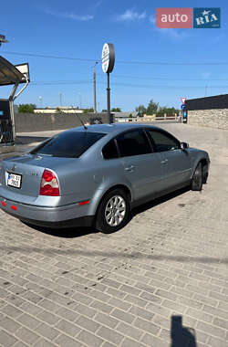 Седан Volkswagen Passat 2003 в 