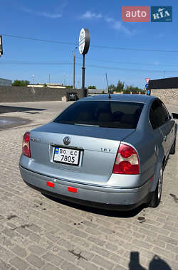Седан Volkswagen Passat 2003 в 