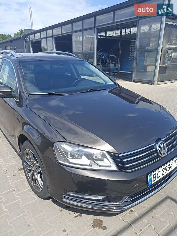 Универсал Volkswagen Passat 2012 в Шептицькому