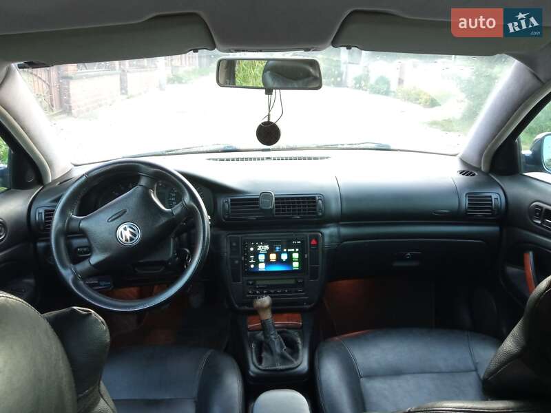 Седан Volkswagen Passat 1998 в Коростышеве