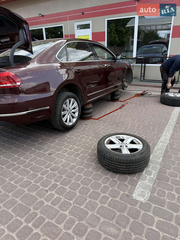 Седан Volkswagen Passat 2012 в Дніпрі