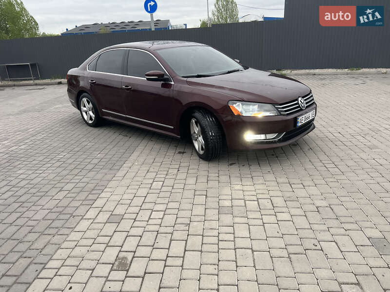 Седан Volkswagen Passat 2012 в Дніпрі