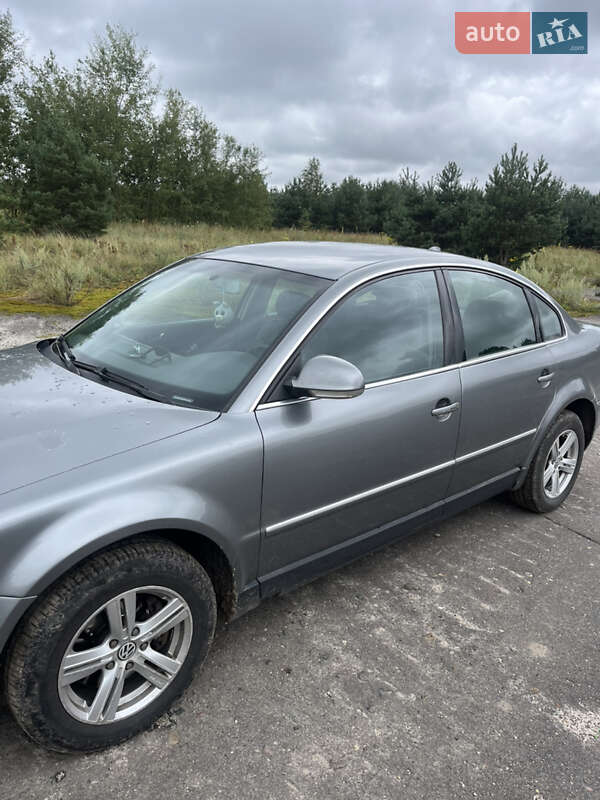 Седан Volkswagen Passat 2004 в Ковеле