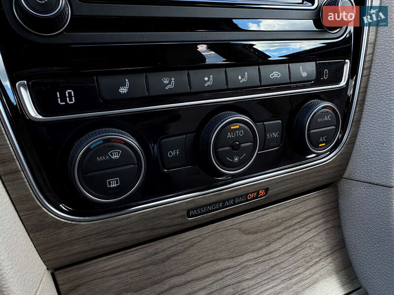 Седан Volkswagen Passat 2017 в Киеве