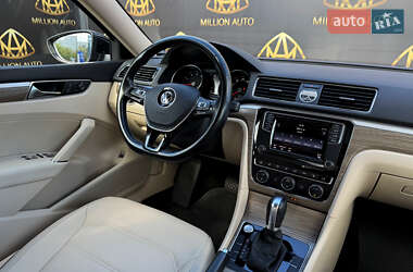 Седан Volkswagen Passat 2017 в Киеве