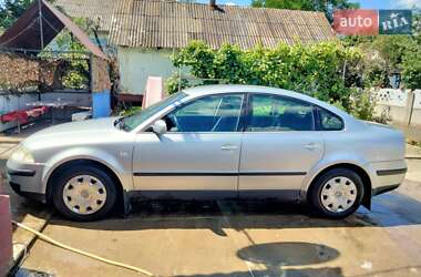 Седан Volkswagen Passat 2001 в Томашполі