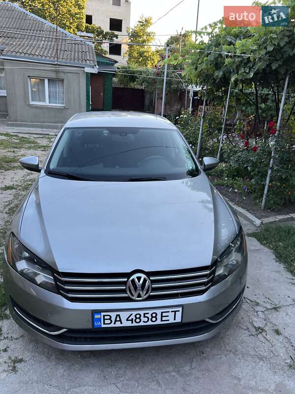 Седан Volkswagen Passat 2011 в Кропивницькому
