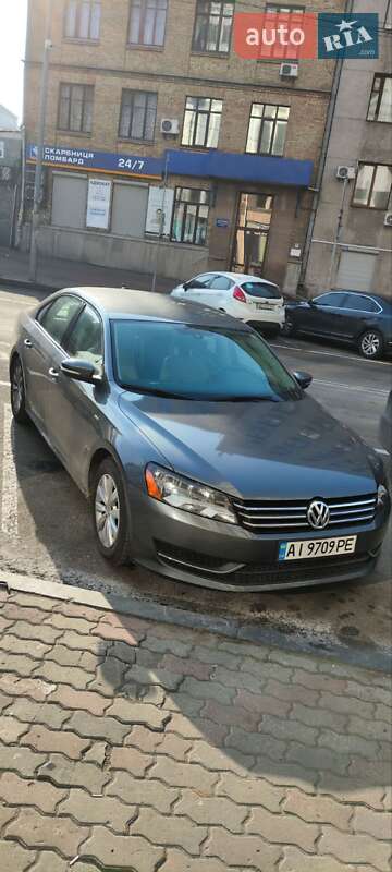 Седан Volkswagen Passat 2013 в Киеве