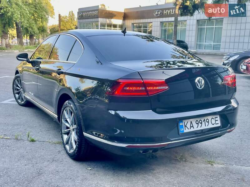 Седан Volkswagen Passat 2015 в Киеве