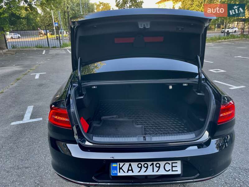 Седан Volkswagen Passat 2015 в Киеве