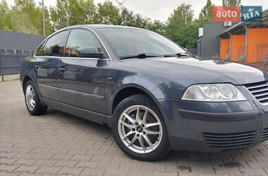 Седан Volkswagen Passat 2001 в Чернигове