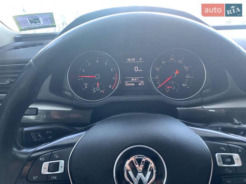 Седан Volkswagen Passat 2017 в Лубнах