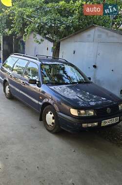 Универсал Volkswagen Passat 1995 в Одессе