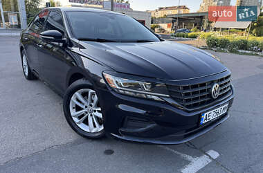 Седан Volkswagen Passat 2020 в Днепре