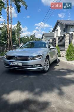 Седан Volkswagen Passat 2017 в Києві