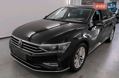Універсал Volkswagen Passat 2020 в Львові