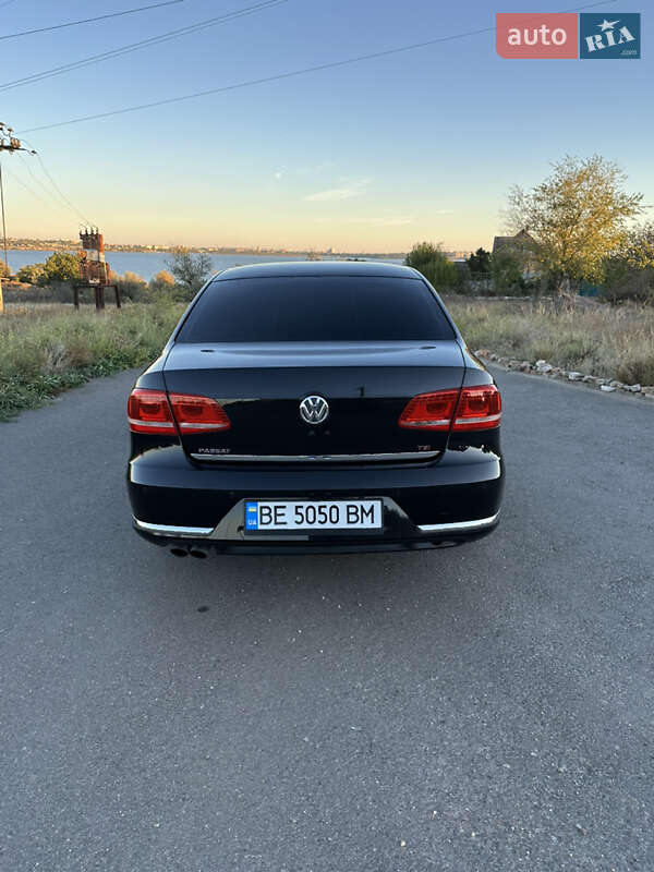 Седан Volkswagen Passat 2011 в Миколаєві