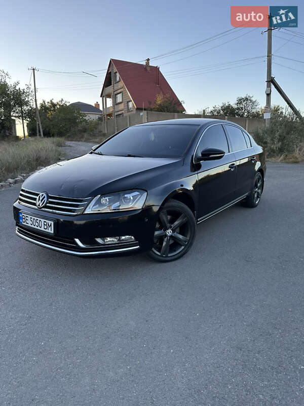Седан Volkswagen Passat 2011 в Миколаєві