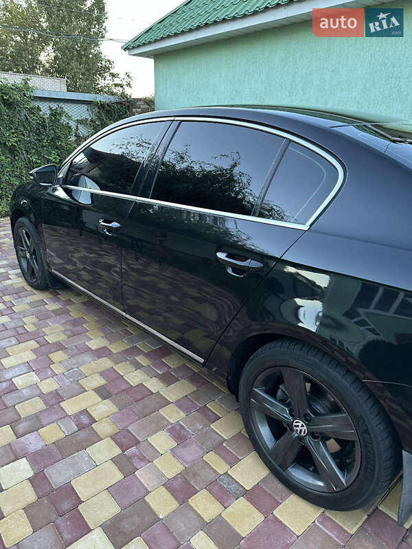 Седан Volkswagen Passat 2011 в Миколаєві