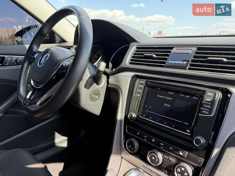 Седан Volkswagen Passat 2018 в Кривому Розі