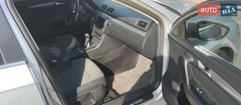 Универсал Volkswagen Passat 2010 в Киеве