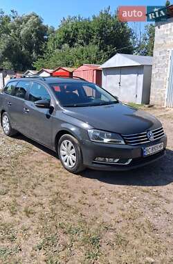 Універсал Volkswagen Passat 2013 в Львові