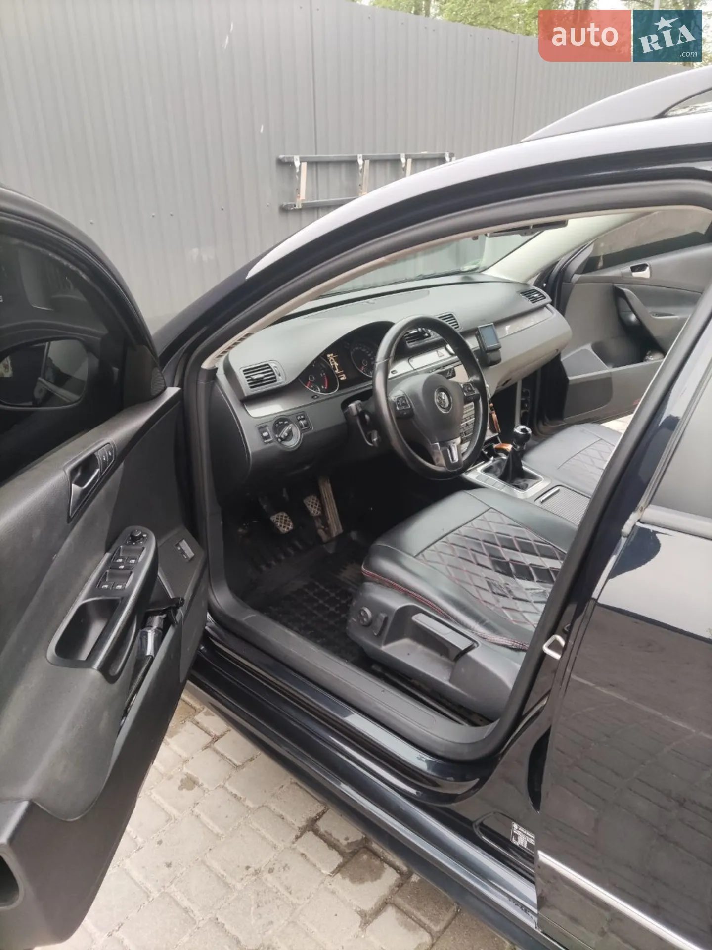 2010 Volkswagen Passat - мініатюра 4