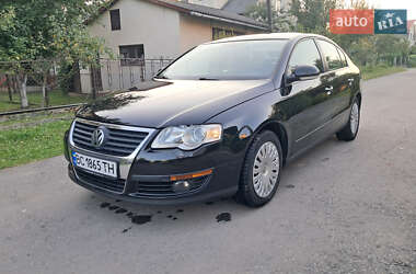 Седан Volkswagen Passat 2005 в Самборі