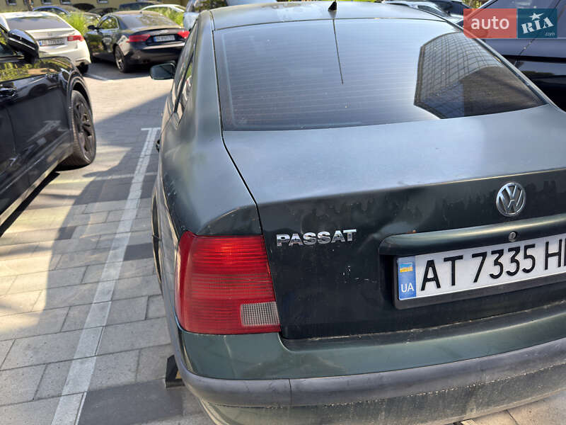 Седан Volkswagen Passat 1998 в Львове