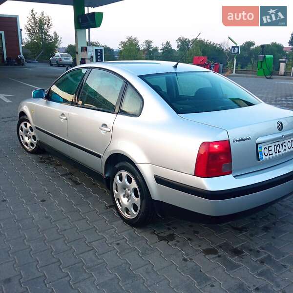 Седан Volkswagen Passat 1999 в Черновцах