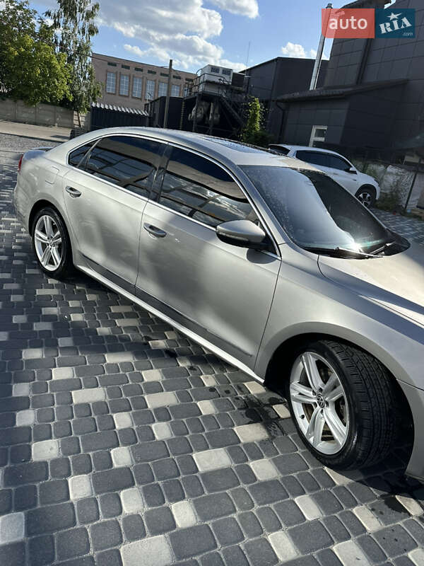 Седан Volkswagen Passat 2012 в Хмельницькому