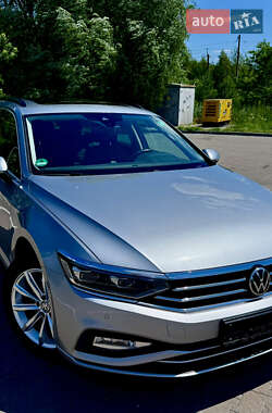 Універсал Volkswagen Passat 2021 в Броварах