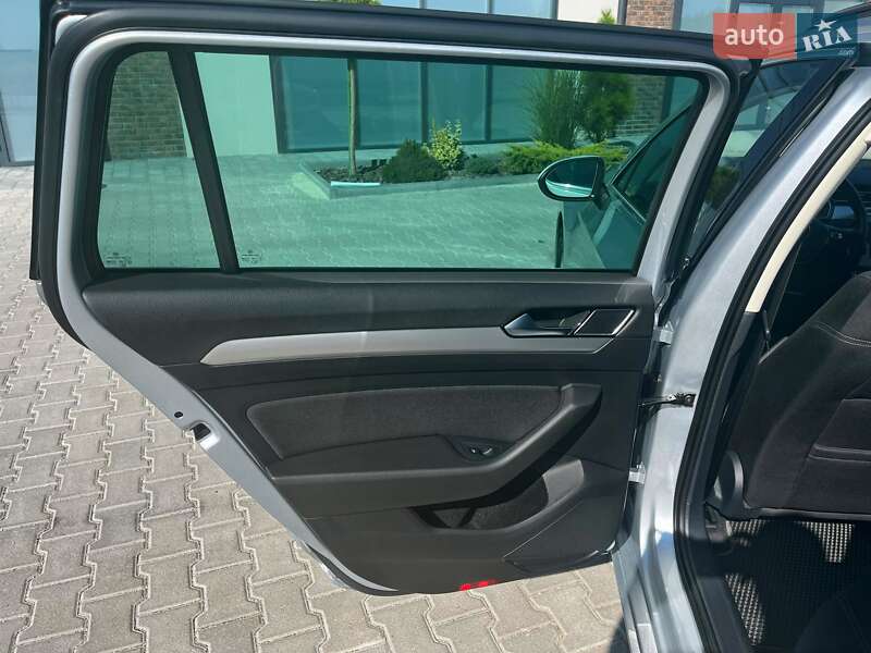Універсал Volkswagen Passat 2014 в Тернополі