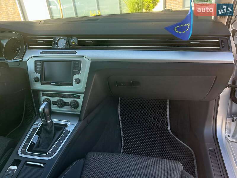 Універсал Volkswagen Passat 2014 в Тернополі