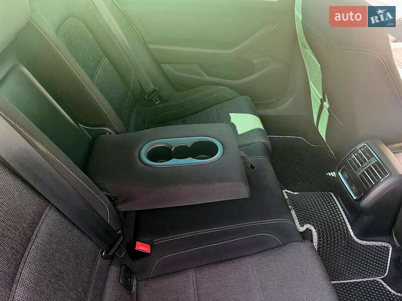 Універсал Volkswagen Passat 2014 в Тернополі