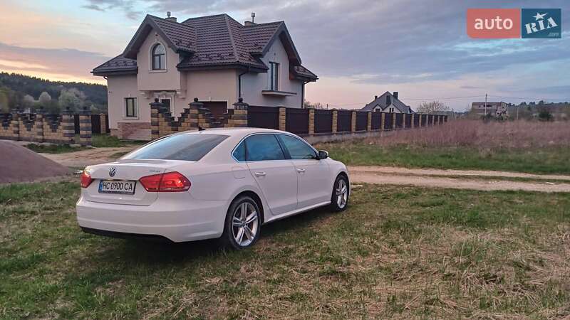 Седан Volkswagen Passat 2015 в Львове